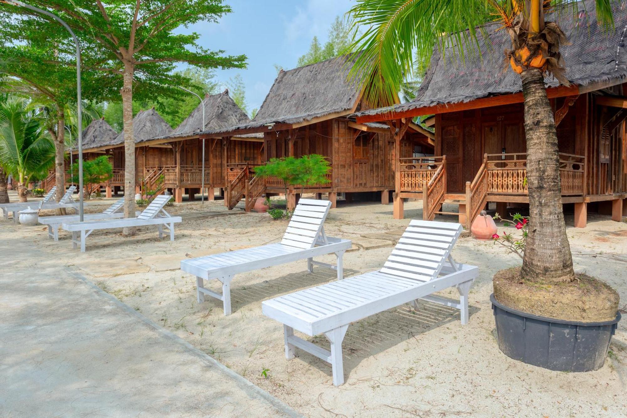 Bintan Exotica Resort By Waringin Hospitality Беракит Экстерьер фото